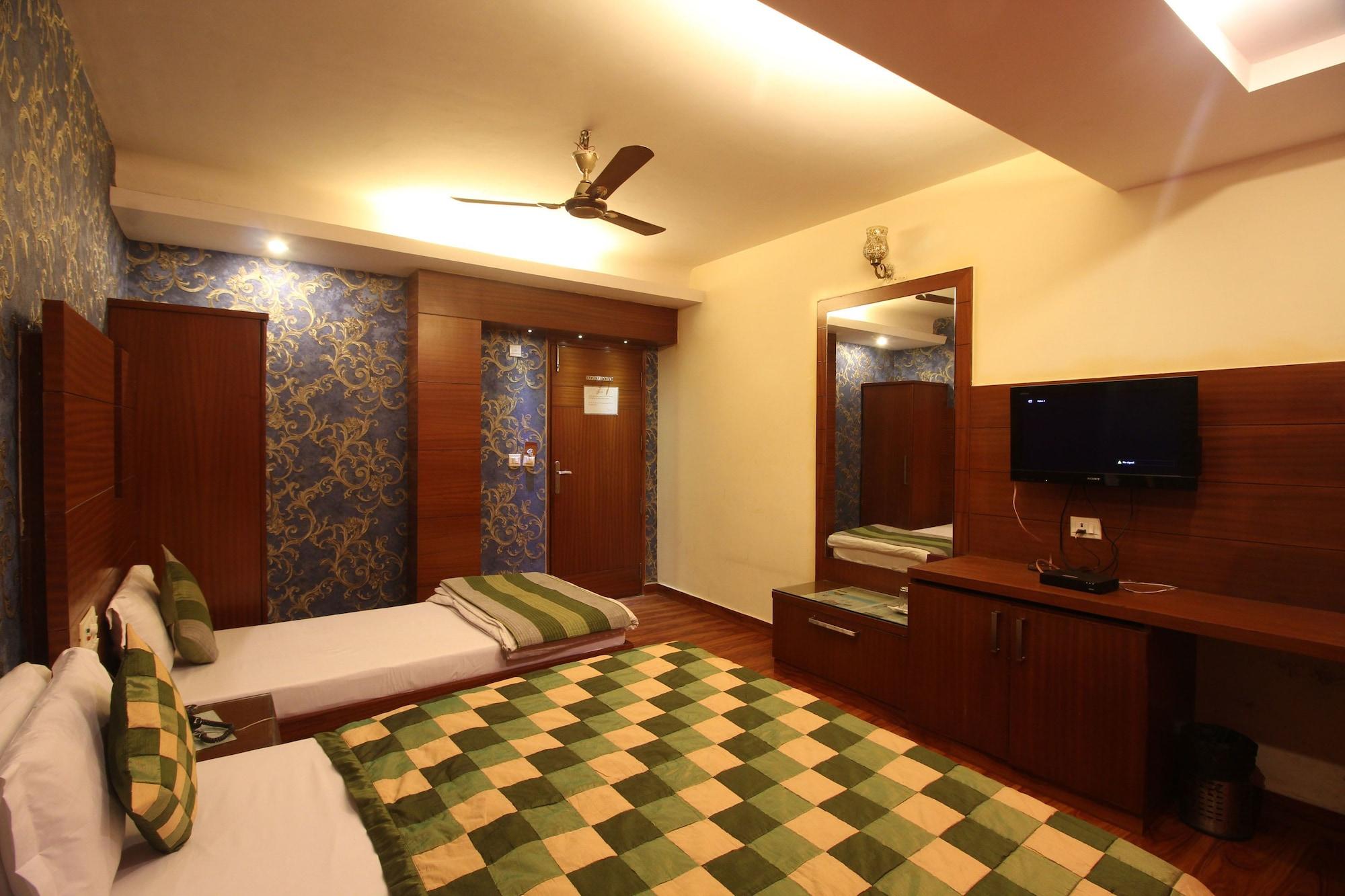 Hotel Vanson Villa - Near Connaught Place Ню Делхи Екстериор снимка