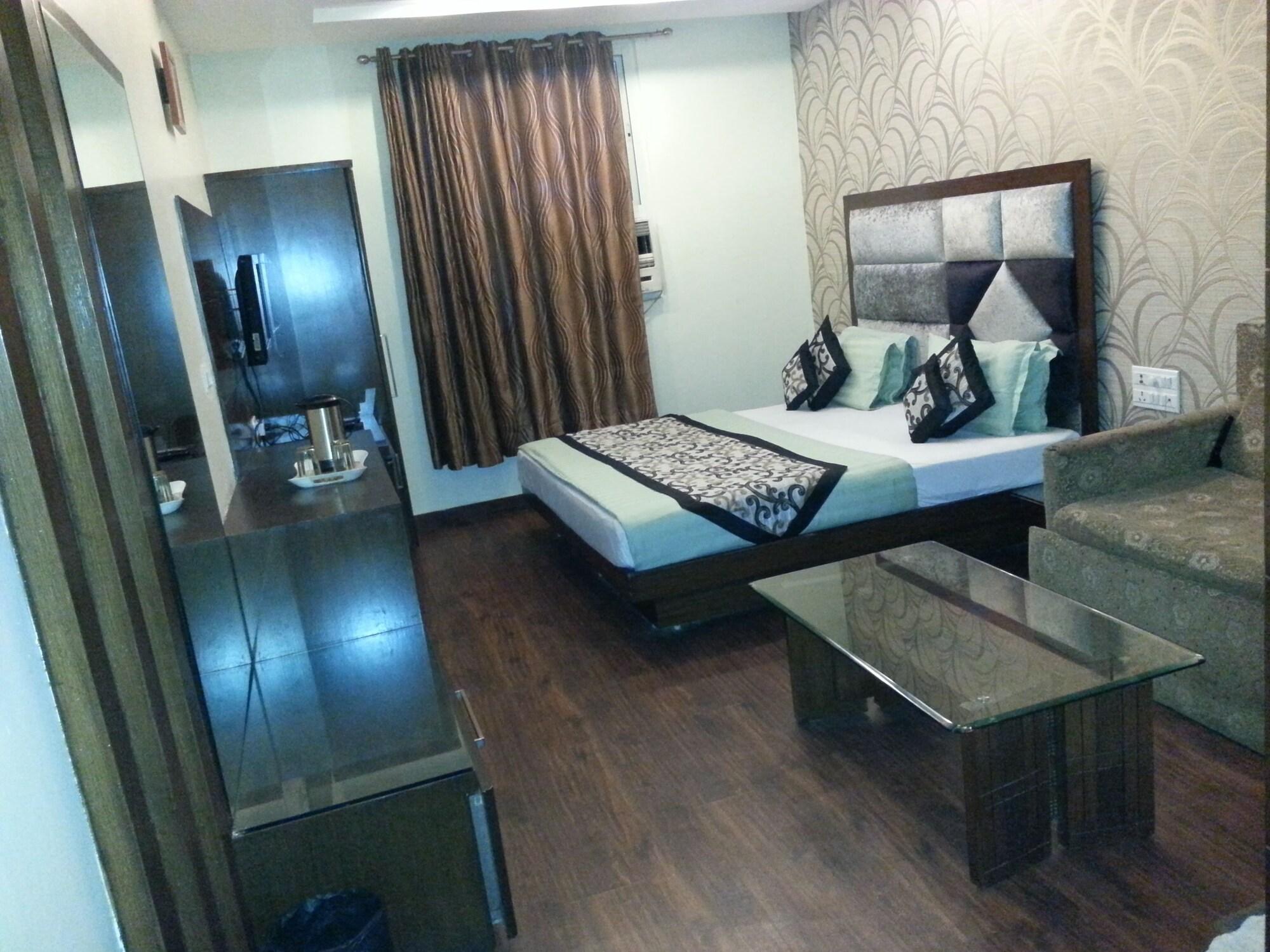 Hotel Vanson Villa - Near Connaught Place Ню Делхи Екстериор снимка