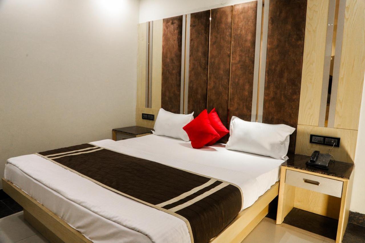 Hotel Vanson Villa - Near Connaught Place Ню Делхи Екстериор снимка
