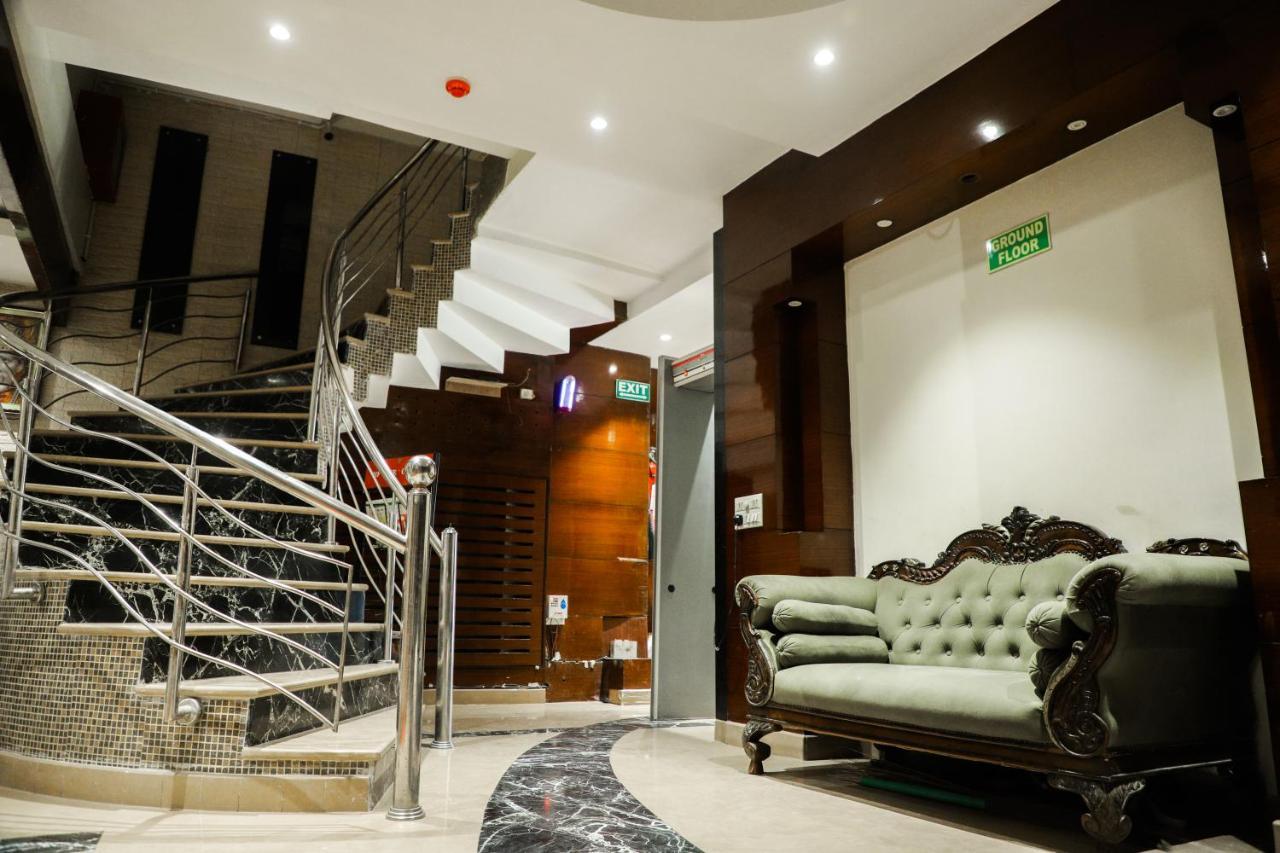 Hotel Vanson Villa - Near Connaught Place Ню Делхи Екстериор снимка