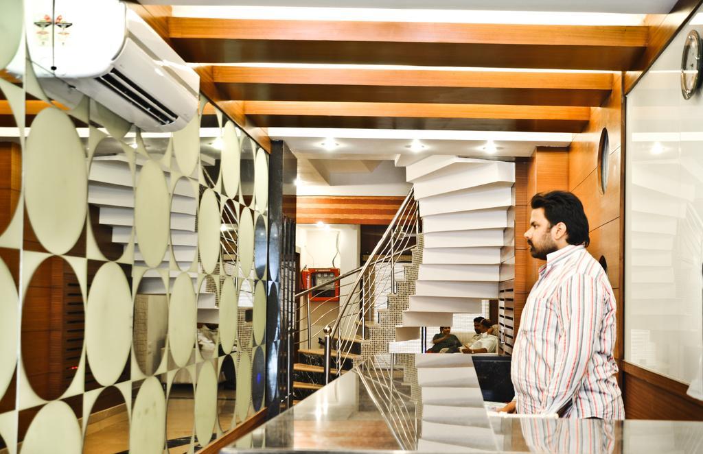 Hotel Vanson Villa - Near Connaught Place Ню Делхи Екстериор снимка