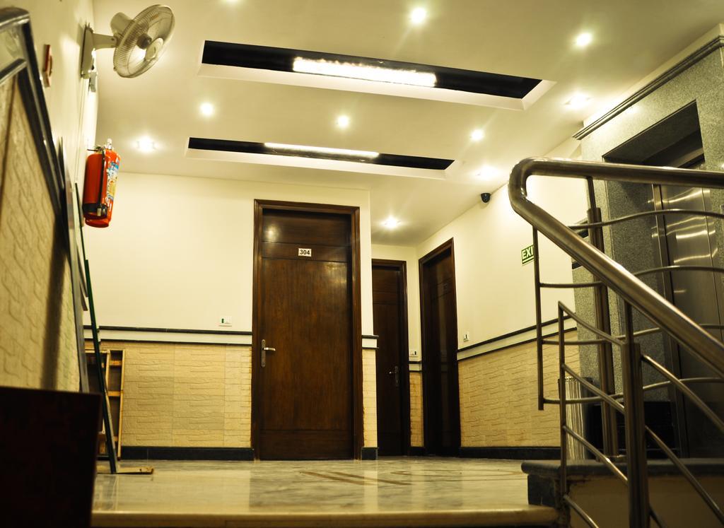 Hotel Vanson Villa - Near Connaught Place Ню Делхи Екстериор снимка