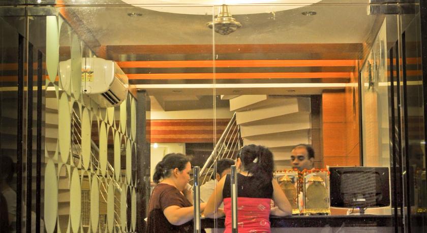 Hotel Vanson Villa - Near Connaught Place Ню Делхи Екстериор снимка