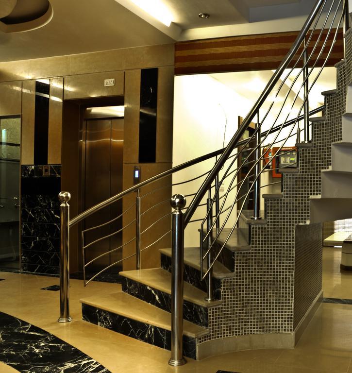 Hotel Vanson Villa - Near Connaught Place Ню Делхи Екстериор снимка