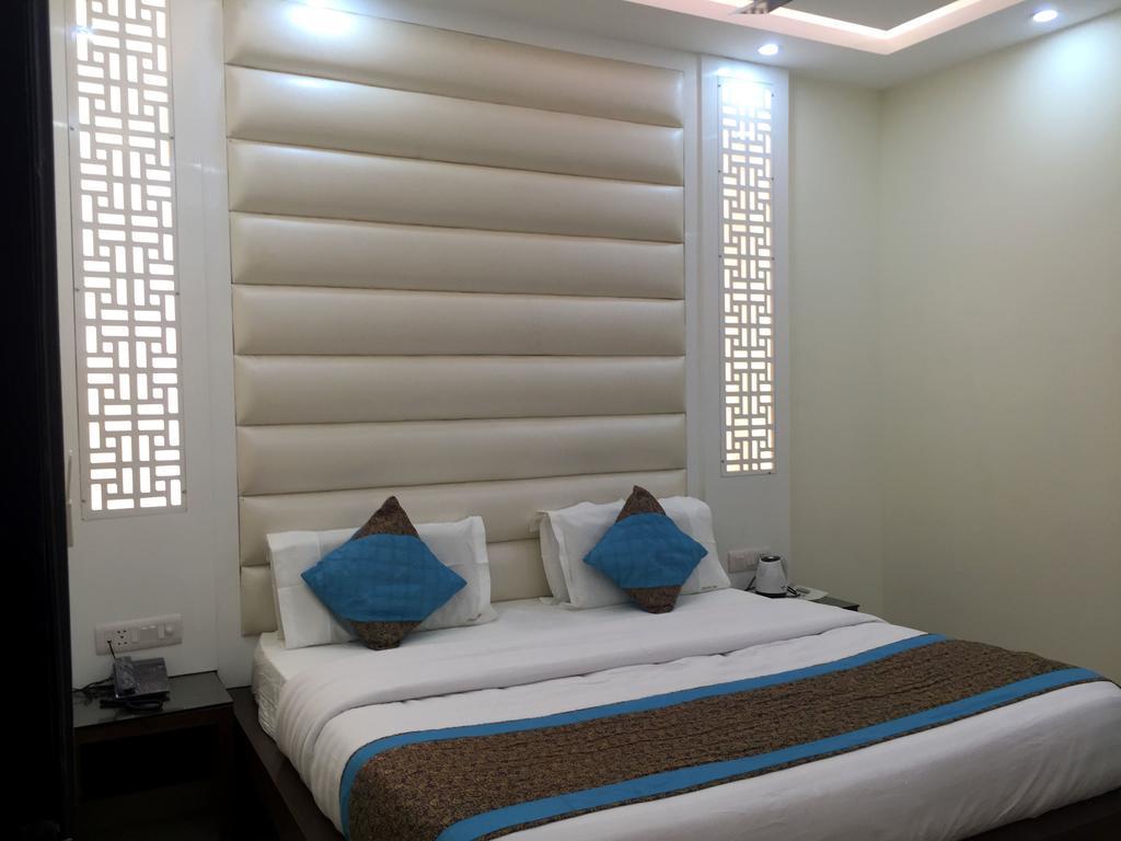 Hotel Vanson Villa - Near Connaught Place Ню Делхи Екстериор снимка