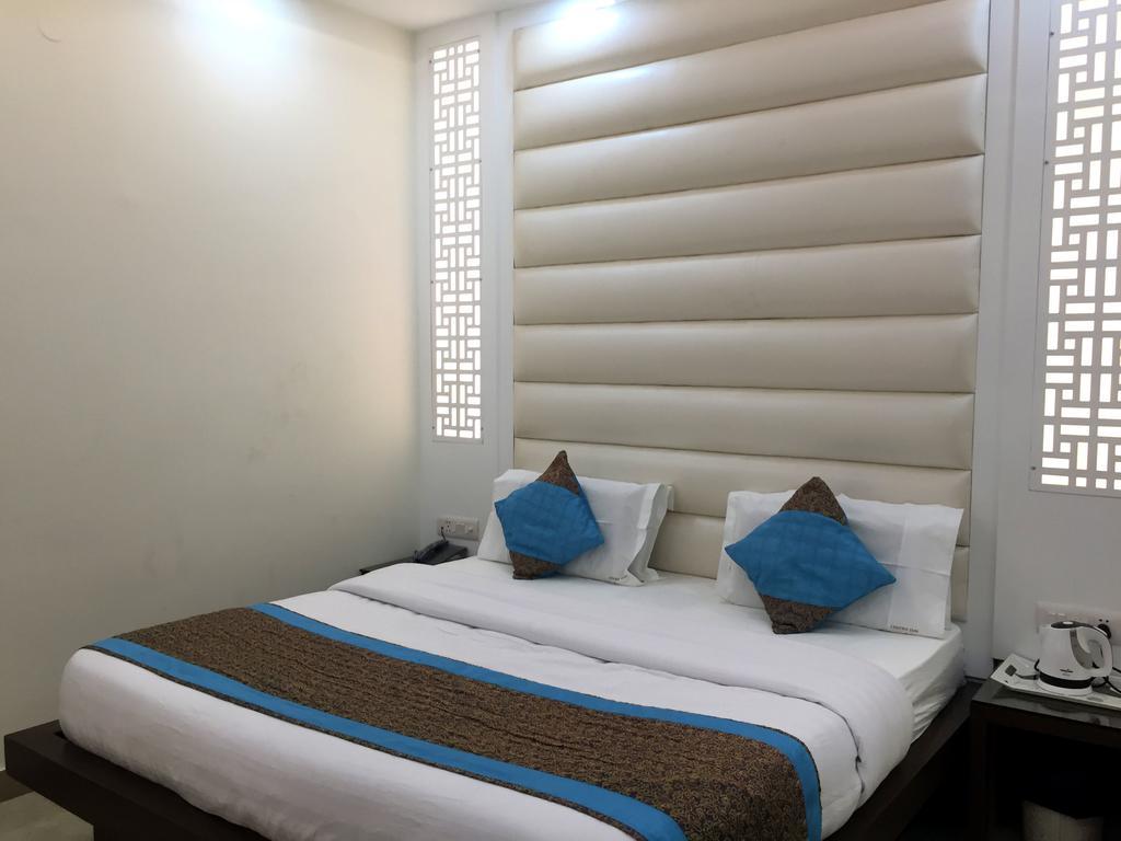 Hotel Vanson Villa - Near Connaught Place Ню Делхи Екстериор снимка