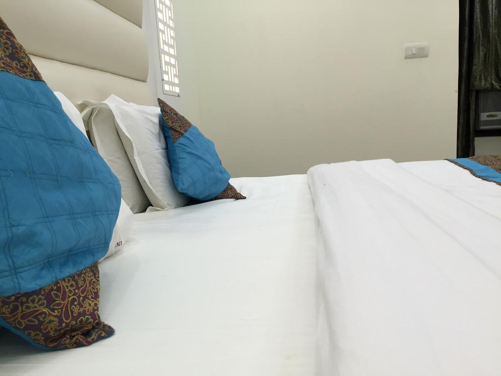 Hotel Vanson Villa - Near Connaught Place Ню Делхи Екстериор снимка